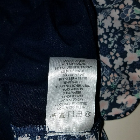 Lila Rose Navy and Floral 3/4 Top Size L NWT - Picture 5 of 6